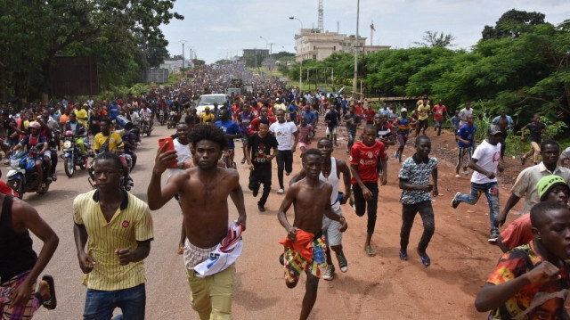 Le collectif des Forces vives de Guinée (FVG) a lancé un appel à une opération ville morte à Conakry le 12 août, exigeant le retour des civils au pouvoir d'ici la fin de l'année et la libération d'opposants emprisonnés.