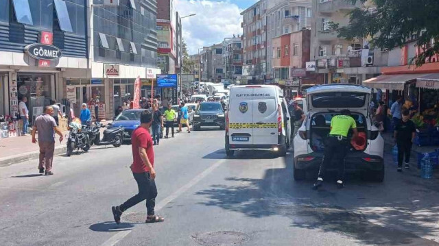 Polisin olaya ilişkin incelemesi sürüyor.