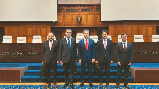 Türkiye, İsrail’in yargılandığı Uluslararası Adalet Divanı’ndaki davaya müdahil olmak için soykırım delillerini içeren dosyasını dün sundu.