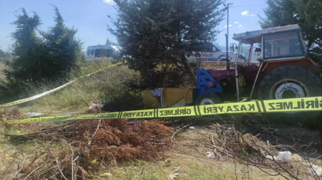 Bursa'nın Orhangazi ilçesinde yakınlarının haber alamadığı kişi, traktörünün lastiğinin altında ölü bulundu!