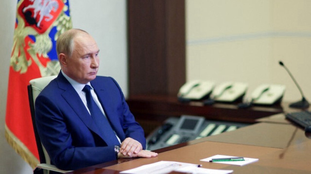 Le président russe Vladimir Poutine participe à une réunion en visioconférence avec le gouverneur de la région de Koursk, Alexei Smirnov, à Moscou, le 8 août 2024.