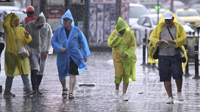 Meteorolojiden İstanbul için kuvvetli yağış uyarısı yapıldı. 