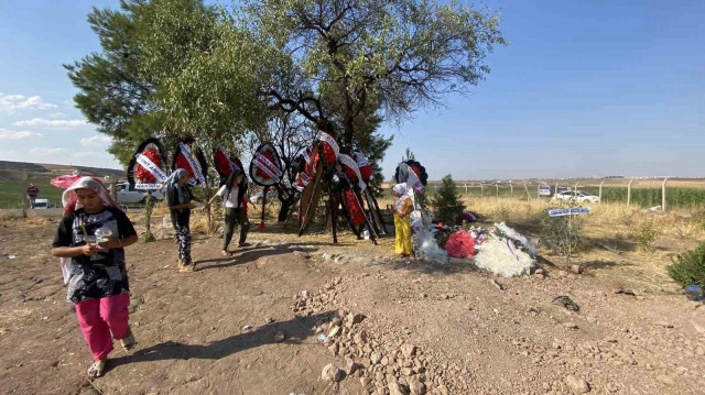 Diyarbakır'da Narin Güran'ın mezarına ziyaretler sürüyor.