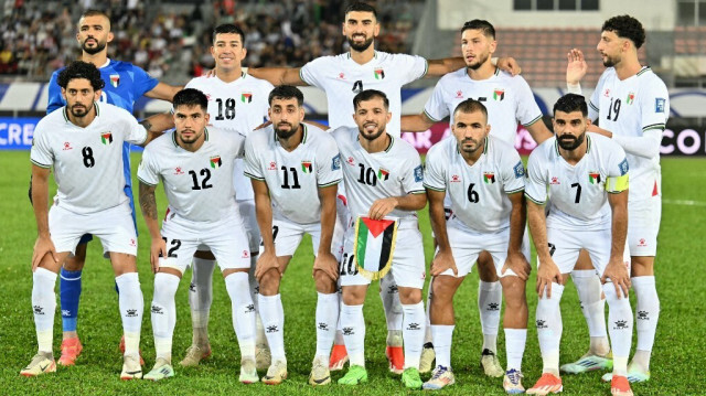 Les joueurs de la Palestine avant le début du match de qualification pour la Coupe du Monde de la FIFA 2026 dans la zone Asie entre la Jordanie et la Palestine, au stade de Kuala Lumpur, en Malaisie, le 10 septembre 2024.