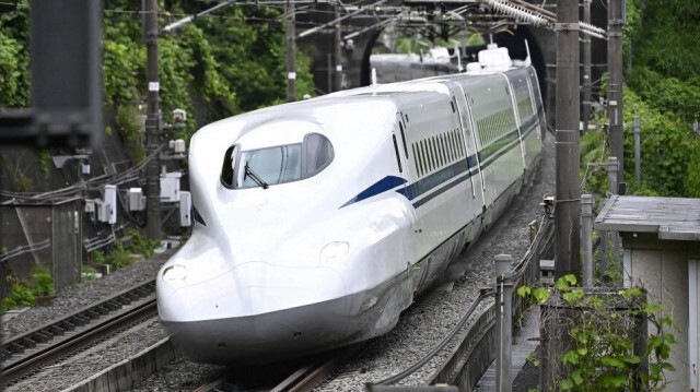 Les trains Shinkansen atteignent une vitesse de 275 km/h sur la ligne envisagée pour l'automatisation, mais peuvent dépasser les 300 km/h sur d'autres trajets. 