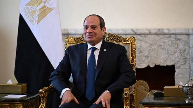 Le président égyptien Abdel Fattah al-Sisi rencontre le ministre français des Affaires étrangères Stéphane Sejourne (absent de la photo) au Caire le 17 août 2024.