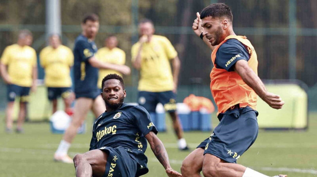 Fred (solda) ve Oğuz Aydın (sağda) idmanda.