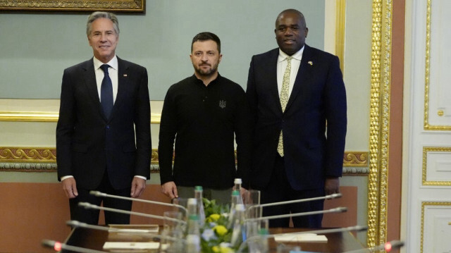 Le secrétaire d'État américain Antony Blinken, le président ukrainien Volodymyr Zelensky et le ministre britannique des Affaires étrangères David Lammy au palais Mariinsky à Kiev, le 11 septembre 2024.