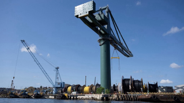 Les prix du pétrole continuent de grimper, stimulés par l'arrêt d'une partie de la production pétrolière américaine suite à l'ouragan Francine, menaçant l'approvisionnement en énergie.