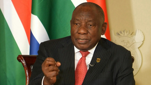 Le président sud-africain Cyril Ramaphosa salue le soutien des Etats-Unis à la création de deux sièges permanents au Conseil de sécurité de l'ONU pour des pays africains, mais exige un droit de veto. "Ceux qui sont ajoutés doivent jouir du même droit que les cinq membres permanents", déclare-t-il lors d'un point presse. 