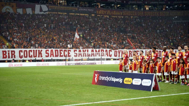 Galatasaray tribünleri, Narin için pankart açtı