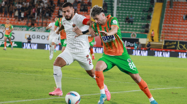 Alanyaspor-Hatayspor karşılaşmasından bir kare