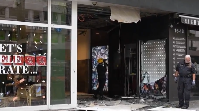 L'entrée du lieu de divertissement frappé par une explosion, à Cologne, le 16 septembre 2024.