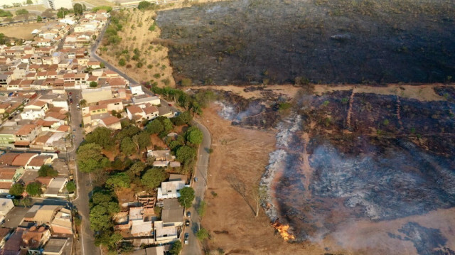 Une vue aérienne de l'incendie de forêt dans le parc national de Brasilia, au Brésil, prise le 15 septembre 2024.