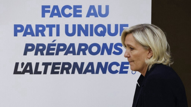 La présidente du groupe parlementaire du RN, Marine Le Pen, à l'Assemblée nationale française, à Paris, le 15 septembre 2024. 