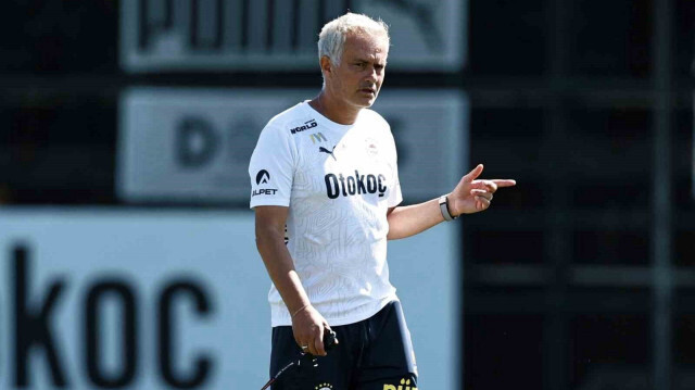 Fenerbahçe Teknik Direktörü Jose Mourinho