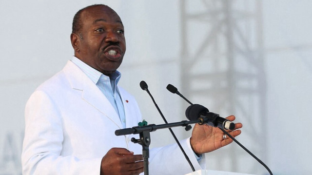 L'ex président du Gabon Ali Bongo Ondimba prononce un discours au stade Nzang Ayong à Libreville le 10 juillet 2023. 