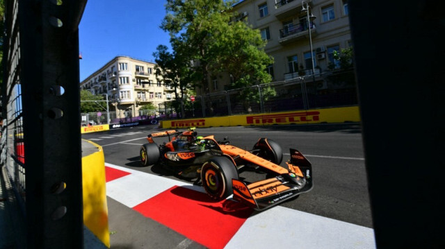 Le pilote britannique de McLaren, Lando Norris, lors du Grand Prix de Formule 1 d'Azerbaïdjan sur le circuit urbain de Bakou, le 15 septembre 2024.  