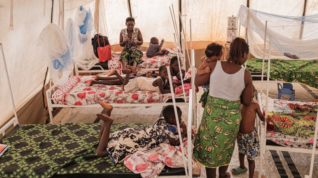 Vue générale d'une salle pour les enfants infectés par le Mpox au centre de traitement du Mpox de l'hôpital universitaire de Kamenge à Bujumbura, le 22 août 2024.