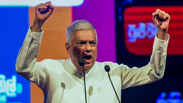 Le président du Sri Lanka et candidat indépendant à la présidence, Ranil Wickremesinghe, s'adresse à ses partisans lors d'un rassemblement en vue des prochaines élections présidentielles à Colombo, le 18 septembre 2024.