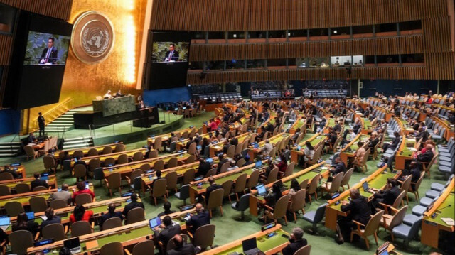 L'Organisation des Nations Unies (ONU) a tenu une session à l'Assemblée générale des Nations Unies sur le projet de résolution soumis par la Palestine sur le retrait d'Israël des territoires occupés dans un délai de 12 mois à New York aux États-Unis, le 17 septembre 2024.