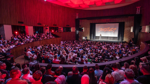 Au cours de la cérémonie de remise des prix, qui s'est déroulée lors de la dernière soirée du festival, le directeur général adjoint de TRT, Omer Faruk Tanriverdi, a dédié le prix au peuple palestinien.