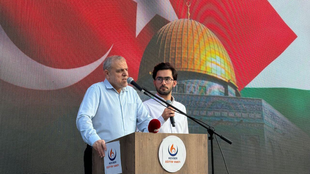 Suheyl Al-Hindi, membre du bureau politique du Hamas, s'exprimant lors d'une manifestation appelant au boycott d'Israël, à Istanbul, le 1er semptembre 2024.