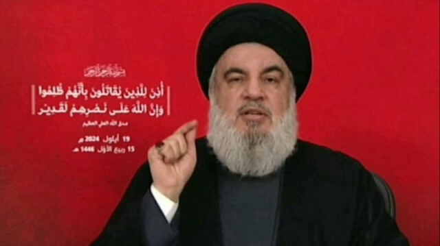 Une image prise par la chaîne de télévision Al-Manar du chef du Hezbollah, Hassan Nasrallah, s'adressant à la nation au Liban, le 19 septembre 2024.