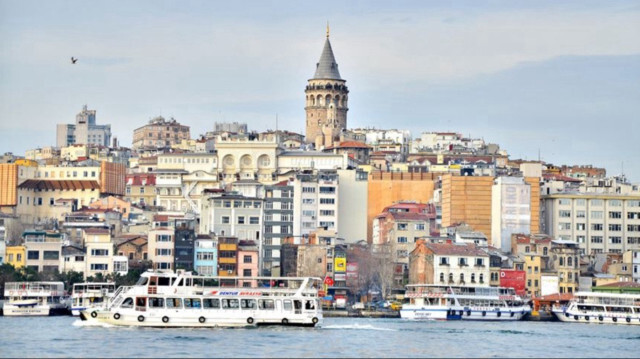 Ağustosta Türkiye'yi ziyaret eden yabancı sayısı ise geçen yılın aynı ayına göre yüzde 2,47 oranında bir artış göstererek 6 milyon 825 bin 403 olarak gerçekleşti. 
