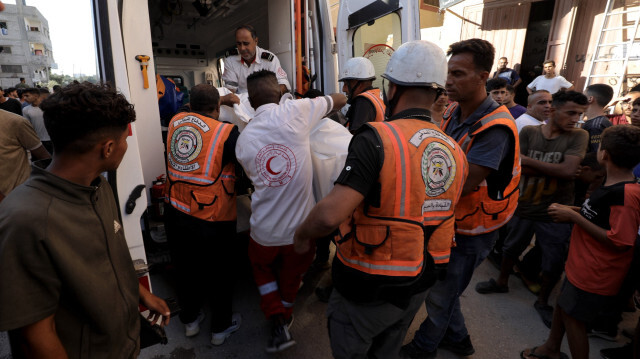 Katil İsrail'in 7 Ekim'den bu yana Gazze Şeridi'ne düzenlediği saldırılarda en az 16 bin 795'i çocuk, 11 bin 378'i kadın olmak üzere 41 bin 467 Filistinli hayatını kaybetti. 