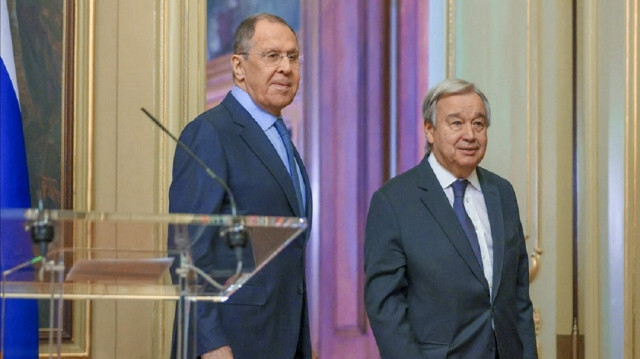 Russian Foreign Minister Sergey Lavrov (L) and UN Secretary General Antonio Guterres (R)