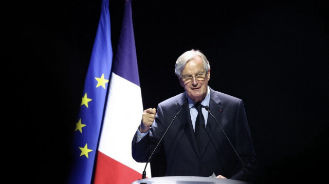 Le Premier ministre français Michel Barnier prononce un discours lors du 130e Congrès national des sapeurs-pompiers de France, au Parc des expositions de Macon, dans le centre-est de la France, le 28 septembre 2024.