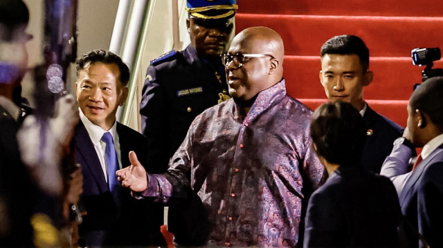 Le président de la République démocratique du Congo, Félix Tshisekedi (2R), arrive à l'aéroport international de Pékin le 1er septembre 2024, avant le Forum sur la coopération sino-africaine (FOCAC) qui se tiendra du 4 au 6 septembre.