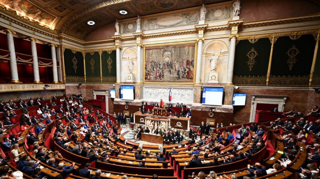 Le déficit public pourrait s'établir autour de 5,6 % de PIB, soit bien au-delà des 5,1 % prévus pour 2024 dans la trajectoire budgétaire du gouvernement.