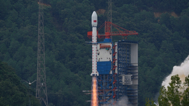 Le lancement a eu lieu à 09 h 22 heure locale (01 h 22 GMT) depuis le centre de lancement de satellites de Xichang, dans la province du Sichuan.