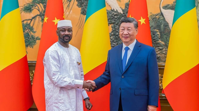 Le Président de la Transition Militaire au Mali, chef de l'État, le Colonel Assimi Goita, et le Président chinois, Xi Jinping, le 3 septembre 2024, en Chine.