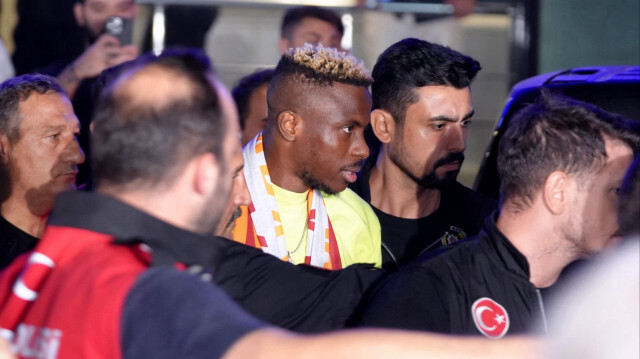 Victor Osimhen, Galatasaray'la sözleşme imzalamak için İstanbul'a geldi.