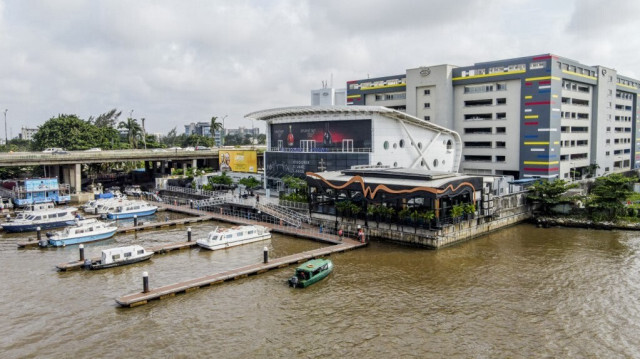 Le transport fluvial à Lagos se développe grâce au programme "Omi Eko", visant à réduire les embouteillages chroniques dans la mégapole nigériane.