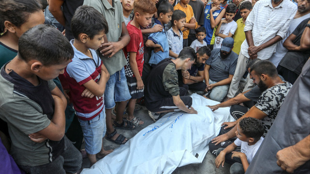 Une cérémonie funéraire dans une école de l'UNRWA à Khan Younès, dans le sud de la bande de Gaza, le 4 septembre 2024.