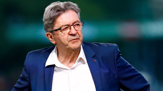 Le fondateur du parti de gauche La France Insoumise (LFI) Jean-Luc Melenchon réagit lors de la soirée électorale du parti de gauche La France Insoumise (LFI) après les premiers résultats du second tour des élections législatives françaises à La Rotonde Stalingrad à Paris le 7 juillet 2024. 