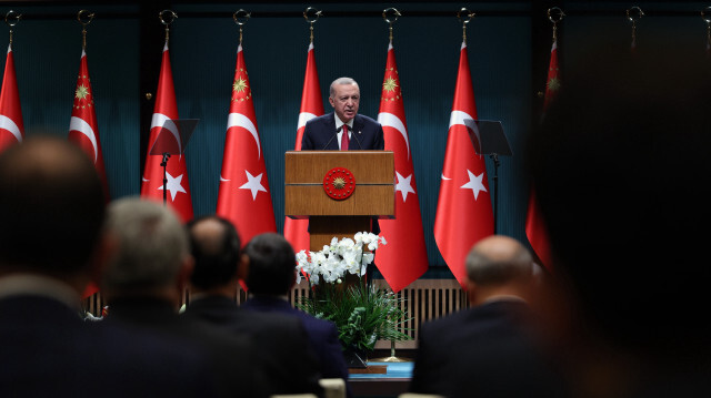 Cumhurbaşkanı Recep Tayyip Erdoğan başkanlığındaki Kabine Toplantısı Cumhurbaşkanlığı Külliyesi'nde yapıldı. Cumhurbaşkanı Erdoğan, toplantının ardından açıklamalarda bulundu.