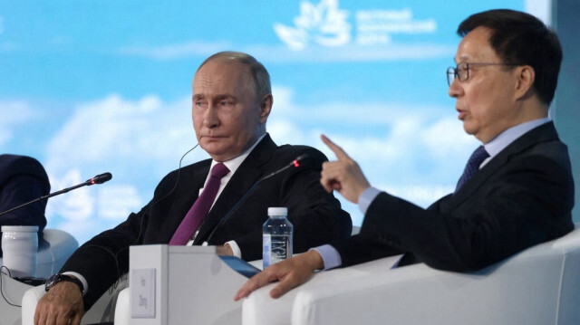 Le président russe Vladimir Poutine et le vice-président chinois Han Zheng assistent à une session plénière du Forum économique oriental à Vladivostok, le 5 septembre 2024.