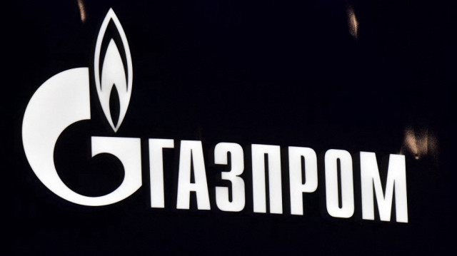 Le logo du géant énergétique russe Gazprom lors du Forum économique international de Saint-Pétersbourg (SPIEF) le 6 juin 2024.