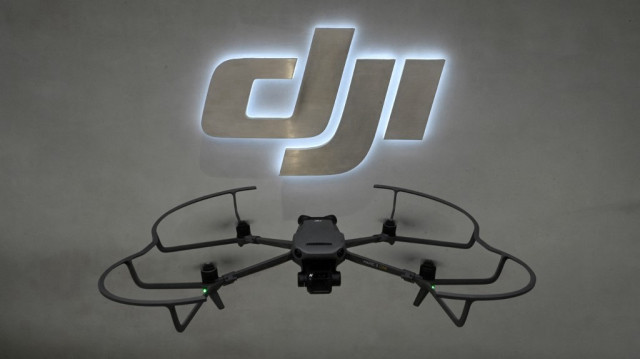 DJI modifie son système de géorepérage, offrant plus de contrôle aux opérateurs de drones américains dans des espaces auparavant interdits. 