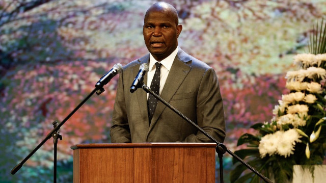 Le président nouvellement élu du Mozambique, Daniel Chapo, prononce son discours lors du service interreligieux de repentance et de réconciliation au centre culturel Mozambique-Chine à Maputo, le 16 janvier 2025.