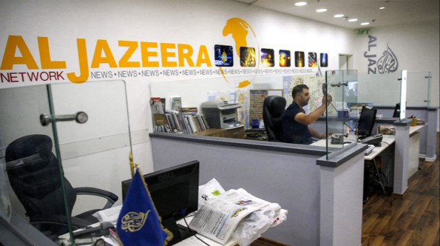 Le gouvernement palestinien suspend les opérations d’Al Jazeera en Palestine occupée.