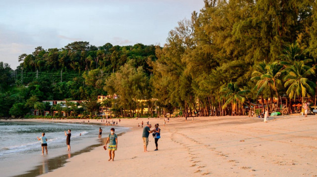 Les résidents ont trouvé 49 Rohingyas sur une plage de Phuket, île touristique du sud de la Thaïlande.