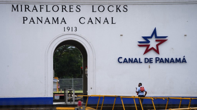 L'écluse de Miraflores du canal de Panama est photographiée à Panama City, le 23 décembre 2024.