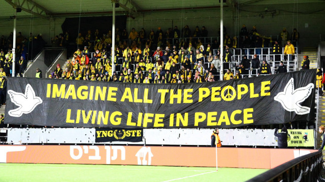 Pancarte des supporters de Bodo Glimt, lors du match les opposant à l'équipe supportant le génocide palestinien Maccabi Tel Aviv, le 23 janvier 2025.