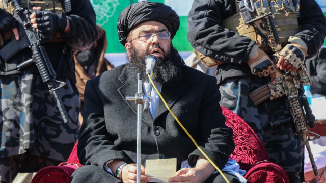 Abdul Kabir, ministre afghan des réfugiés et du rapatriement par intérim, s'exprime lors d'une cérémonie de remise des diplômes de Manba-ul-Jihad, une madrassa ou école islamique, à Khost, le 24 janvier 2025. 